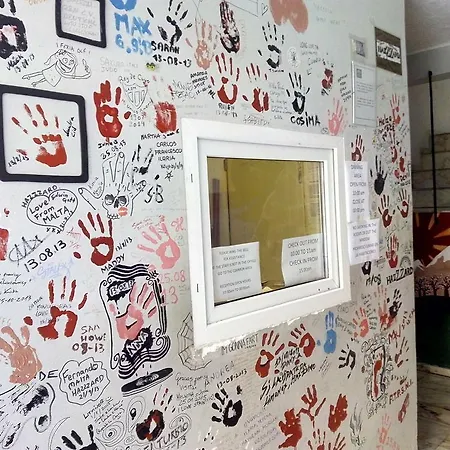 Residencia Backpackers Hostel *