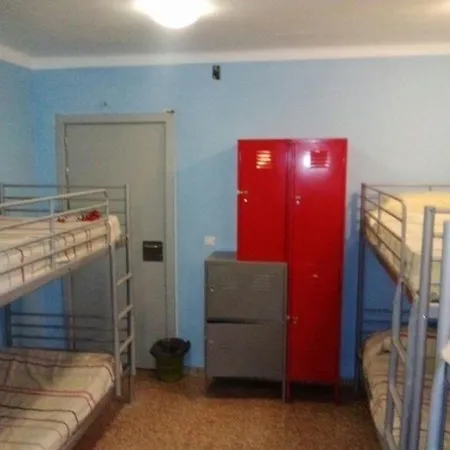 Residencia Backpackers Hostel *